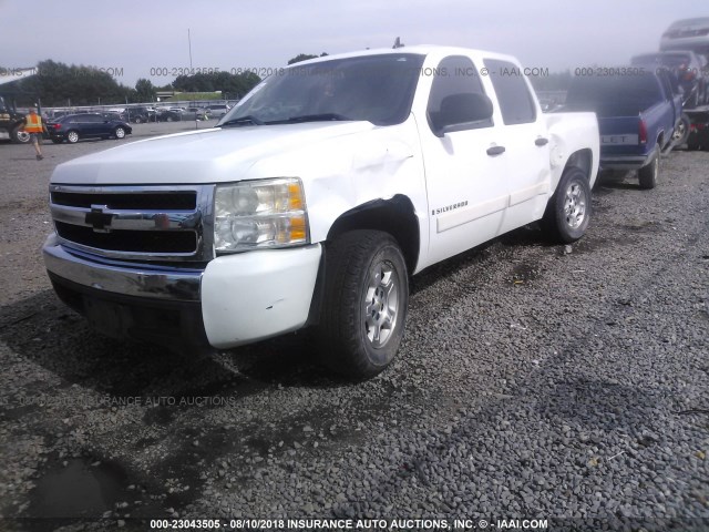 2GCEC13J881163227 - 2008 CHEVROLET SILVERADO C1500 WHITE photo 2