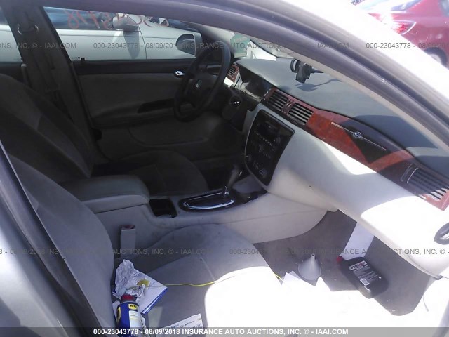 2G1WT58K379186338 - 2007 CHEVROLET IMPALA LT GRAY photo 5