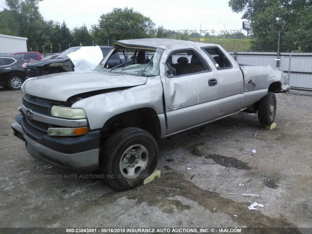 1GCHC29U71E262842 - 2001 CHEVROLET SILVERADO C2500 HEAVY DUTY GRAY photo 2