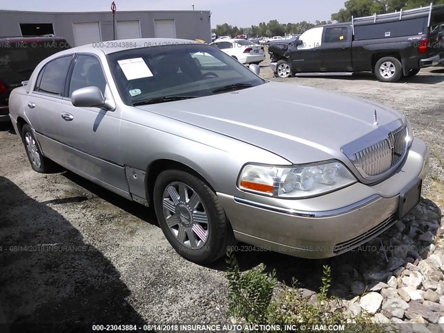 1LNHM82W15Y638270 - 2005 LINCOLN TOWN CAR SIGNATURE LIMITED SILVER photo 1