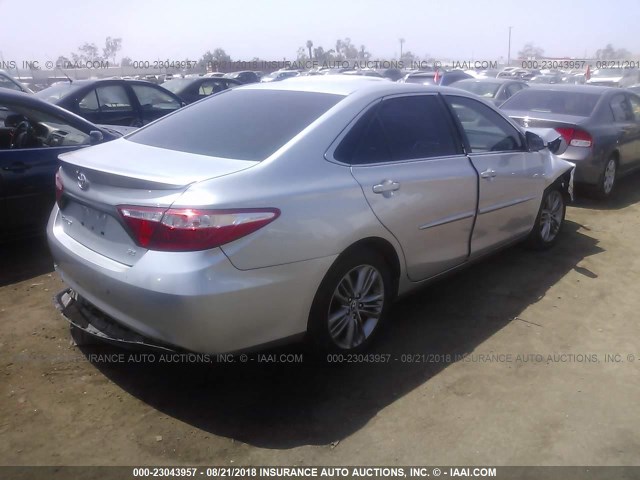 4T1BF1FK2FU966353 - 2015 TOYOTA CAMRY LE/XLE/SE/XSE 银色 照片 4