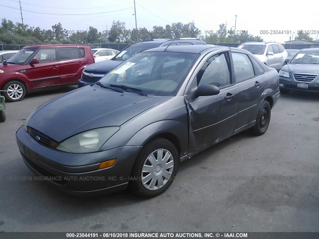 1FAFP34Z64W177631 - 2004 FORD FOCUS SE COMFORT/SE SPORT GRAY photo 2