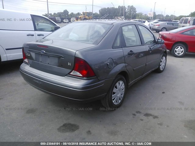 1FAFP34Z64W177631 - 2004 FORD FOCUS SE COMFORT/SE SPORT GRAY photo 4