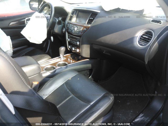 5N1AR2MN6EC650822 - 2014 NISSAN PATHFINDER S/SV/SL/PLATINUM GRAY photo 5