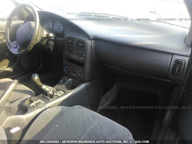 1G8ZR12751Z317065 - 2001 SATURN SC2 GRAY photo 5