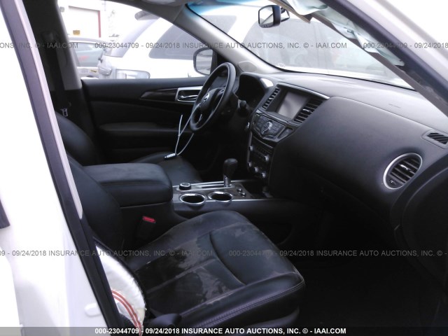 5N1AR2MM9FC605155 - 2015 NISSAN PATHFINDER S/SV/SL/PLATINUM WHITE photo 5
