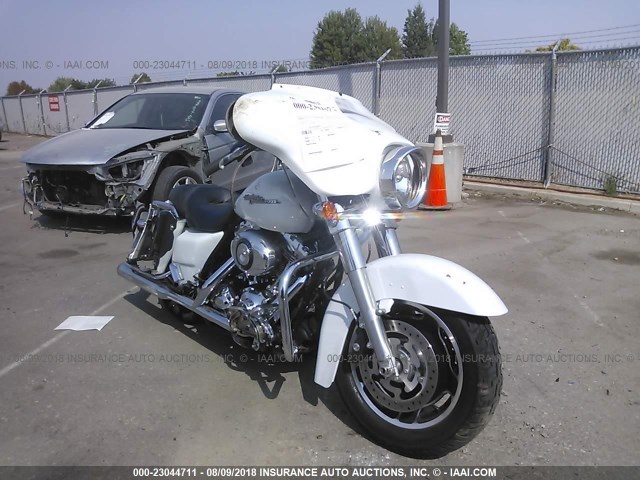 1HD1KB4168Y663873 - 2008 HARLEY-DAVIDSON FLHX WHITE photo 1