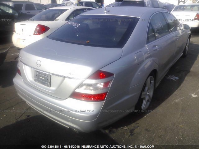 WDDNG86X48A233105 - 2008 MERCEDES-BENZ S 550 4MATIC GRAY photo 4