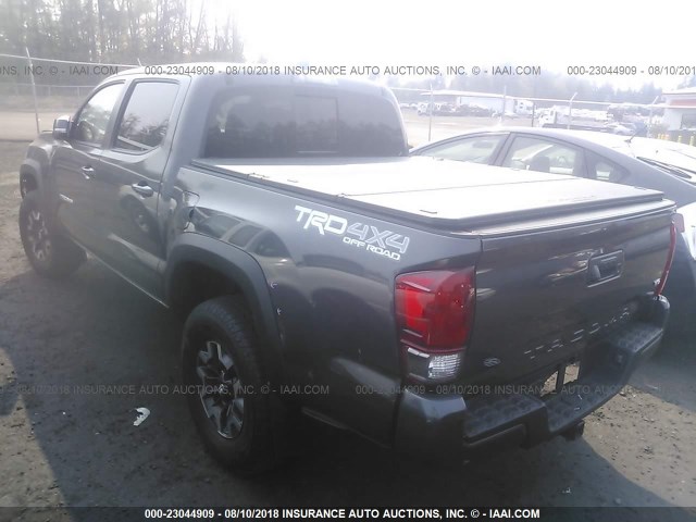 3TMCZ5AN6HM100879 - 2017 TOYOTA TACOMA DBL CAB/SR/TRDSPT/OR/PRO ნაცრისფერი ფოტო 3