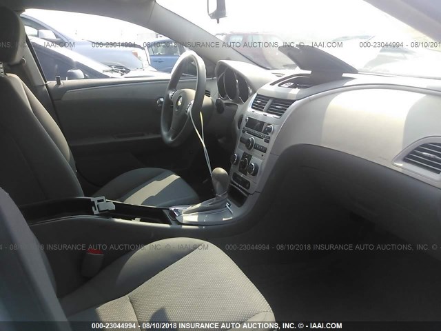 1G1ZH57B39F173440 - 2009 CHEVROLET MALIBU 1LT SILVER photo 5