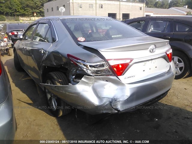 4T1BF1FKXFU059883 - 2015 TOYOTA CAMRY LE/XLE/SE/XSE 银色 照片 3