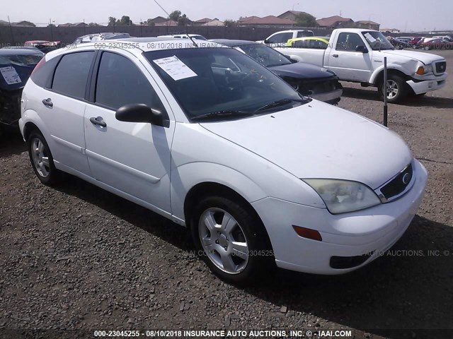 1FAFP37N37W103273 - 2007 FORD FOCUS ZX5/S/SE/SES 白色 照片 1