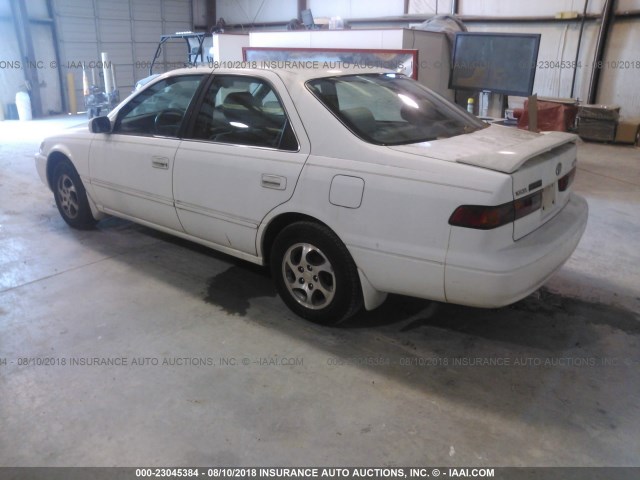 4T1BG28K0XU899656 - 1999 TOYOTA CAMRY CE/LE/XLE 白色 照片 3