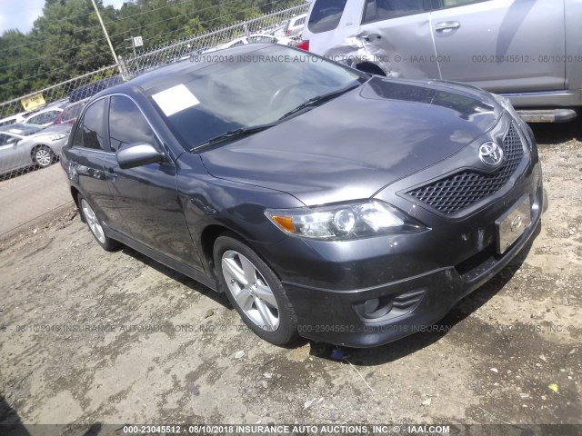 4T1BF3EK0BU744532 - 2011 TOYOTA CAMRY SE/LE/XLE GRAY photo 1