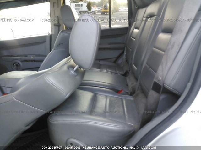 1J8HG48K36C131208 - 2006 JEEP COMMANDER SILVER photo 8