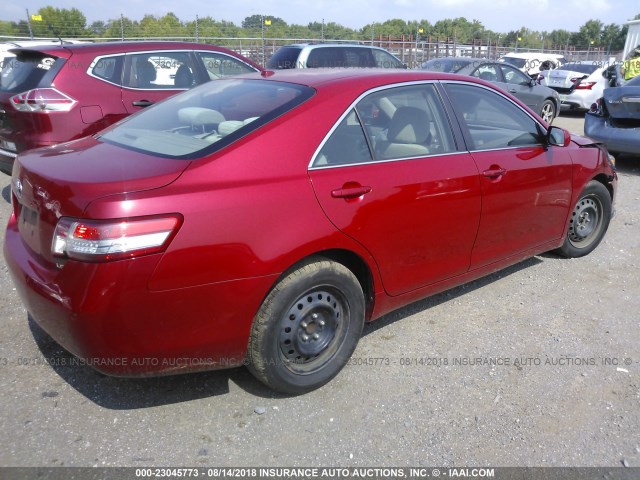4T4BF3EKXAR033909 - 2010 TOYOTA CAMRY SE/LE/XLE წითელი ფოტო 4