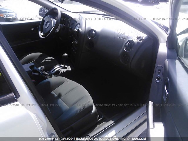 2G2WP522951299165 - 2005 PONTIAC GRAND PRIX WHITE photo 5