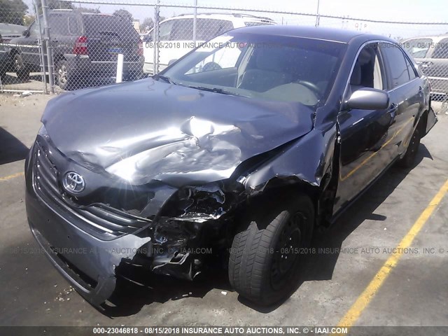 4T4BF3EKXAR023574 - 2010 TOYOTA CAMRY SE/LE/XLE ნაცრისფერი ფოტო 2