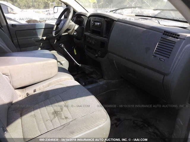 3D7KS28C16G103175 - 2006 DODGE RAM 2500 ST/SLT/LARAMIE 白色 照片 5