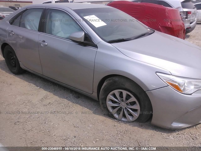 4T4BF1FK5FR492694 - 2015 TOYOTA CAMRY LE/XLE/SE/XSE SILVER photo 6