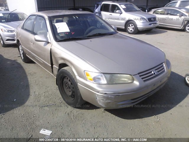 JT2BF22K1W0109716 - 1998 TOYOTA CAMRY CE/LE/XLE ბეჟი ფოტო 1