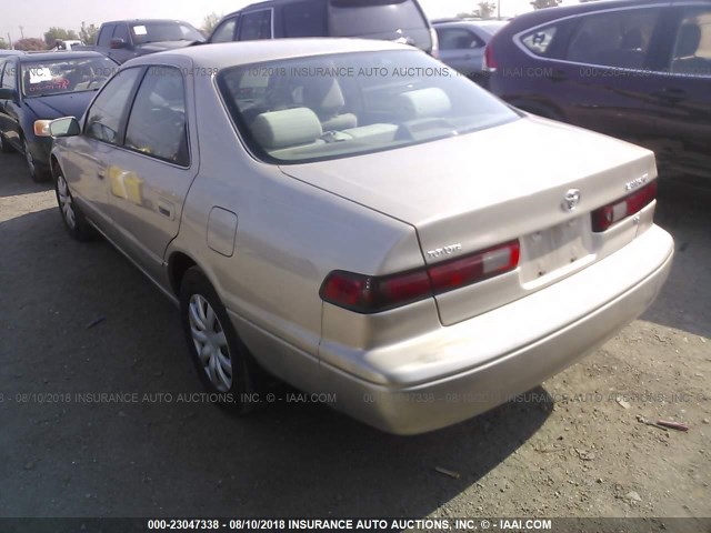 JT2BF22K1W0109716 - 1998 TOYOTA CAMRY CE/LE/XLE ბეჟი ფოტო 3