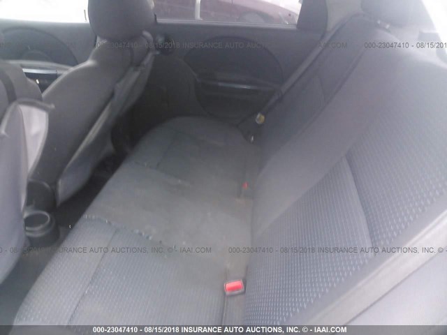 KL1TD56636B677526 - 2006 CHEVROLET AVEO LS SILVER photo 8