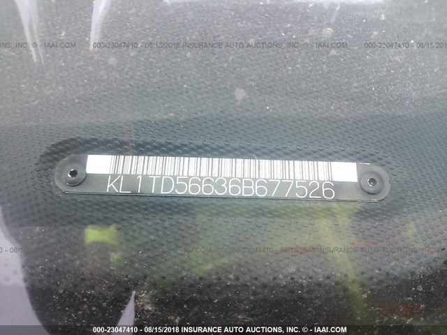 KL1TD56636B677526 - 2006 CHEVROLET AVEO LS SILVER photo 9