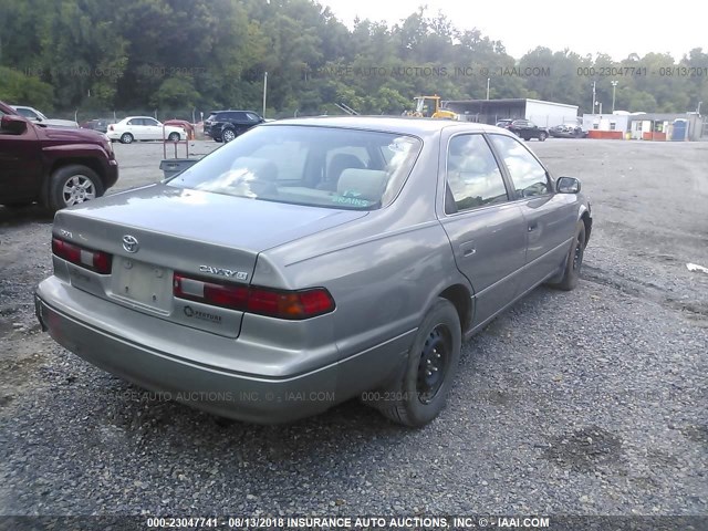 4T1BG22K9VU175308 - 1997 TOYOTA CAMRY CE/LE/XLE 灰色 照片 4