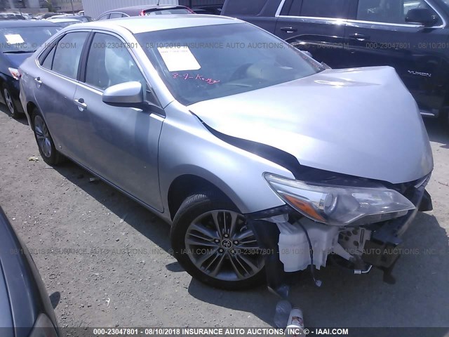 4T1BF1FK6GU505951 - 2016 TOYOTA CAMRY LE/XLE/SE/XSE SILVER photo 1