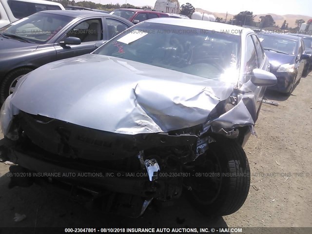 4T1BF1FK6GU505951 - 2016 TOYOTA CAMRY LE/XLE/SE/XSE SILVER photo 2