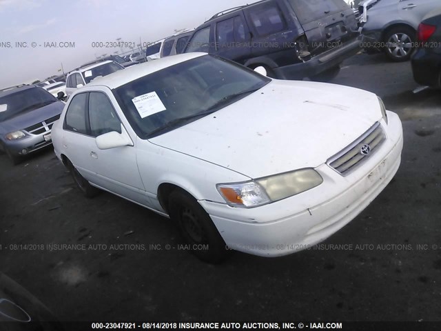 4T1BG22KXYU962207 - 2000 TOYOTA CAMRY CE/LE/XLE 白色 照片 1