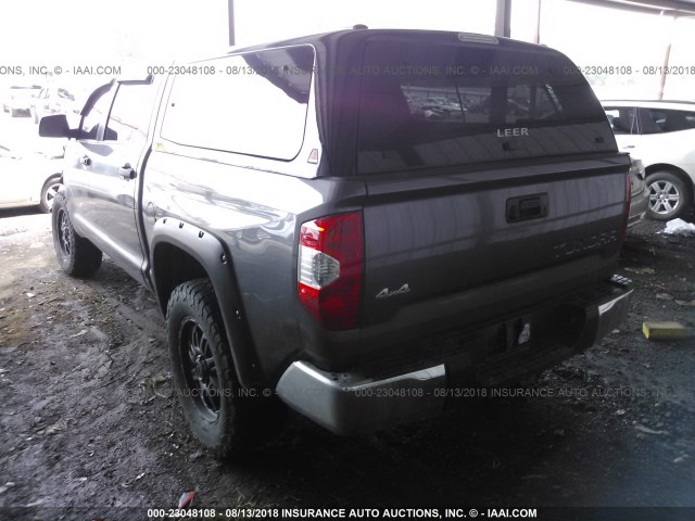 5TFDW5F11EX399318 - 2014 TOYOTA TUNDRA CREWMAX SR5 GRAY photo 3