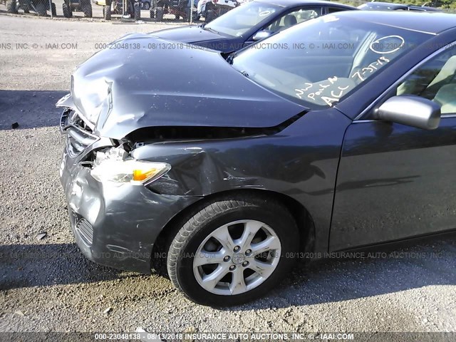 4T1BF3EK7BU741319 - 2011 TOYOTA CAMRY SE/LE/XLE GRAY photo 6