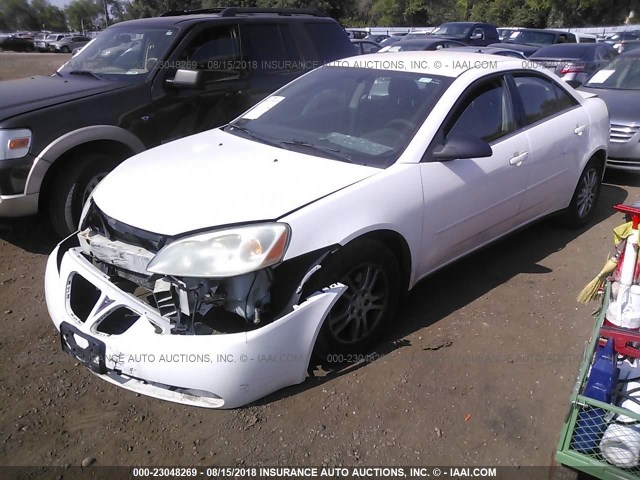 1G2ZG528954143584 - 2005 PONTIAC G6 WHITE photo 2