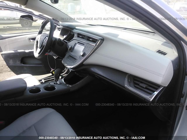 4T1BK1EB5JU284993 - 2018 TOYOTA AVALON XLE PLUS/PREMIUM/TOUR/LTD SILVER photo 5