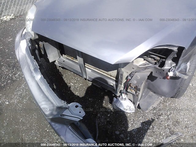 KNADC125246292418 - 2004 KIA RIO GRAY photo 6