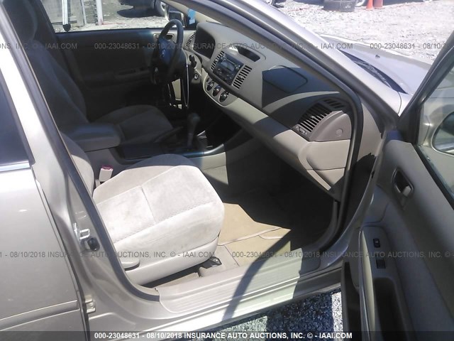 4T1BE32K94U848866 - 2004 TOYOTA CAMRY LE/XLE/SE Qızıl foto 5