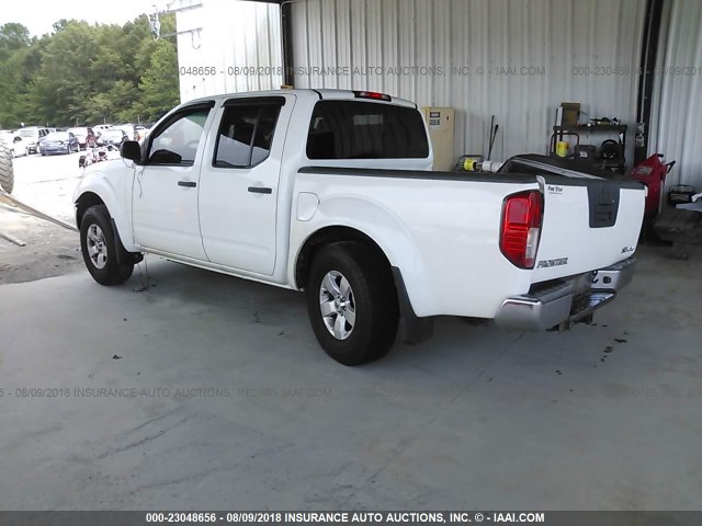 1N6AD0EV0AC417130 - 2010 NISSAN FRONTIER CREW CAB SE/LE/NISMO WHITE photo 3