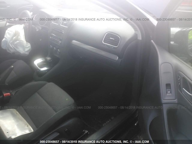 WVWDB7AJ6BW090587 - 2011 VOLKSWAGEN GOLF BLACK photo 5