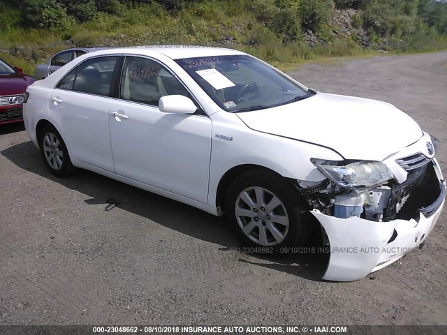 JTNBB46K973007696 - 2007 TOYOTA CAMRY NEW GENERAT HYBRID WHITE photo 1