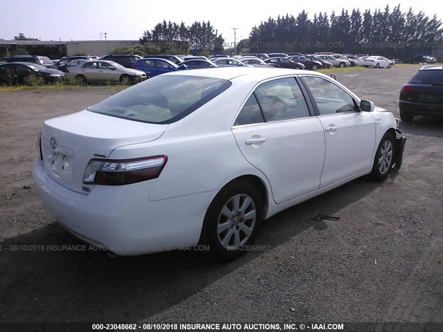 JTNBB46K973007696 - 2007 TOYOTA CAMRY NEW GENERAT HYBRID WHITE photo 4