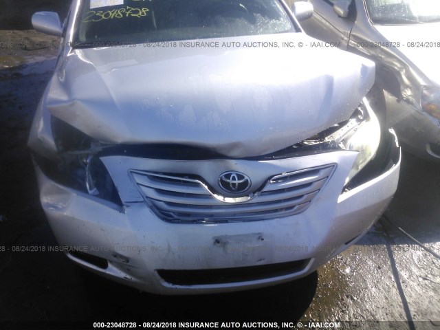 4T1BE46KX9U303217 - 2009 TOYOTA CAMRY SE/LE/XLE SILVER photo 6