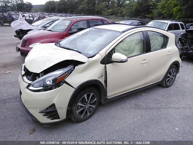 JTDKDTB31J1599394 - 2018 TOYOTA PRIUS C YELLOW photo 2