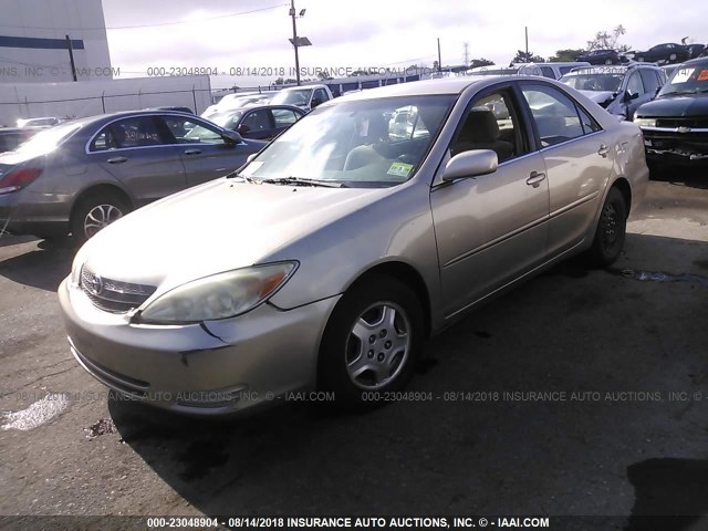 JTDBE32KX30169277 - 2003 TOYOTA CAMRY LE/XLE GOLD photo 2