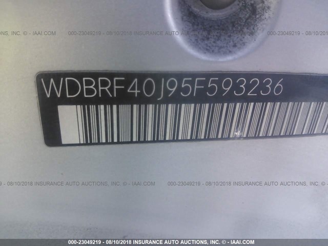 WDBRF40J95F593236 - 2005 MERCEDES-BENZ C 230K SPORT SEDAN SILVER photo 9