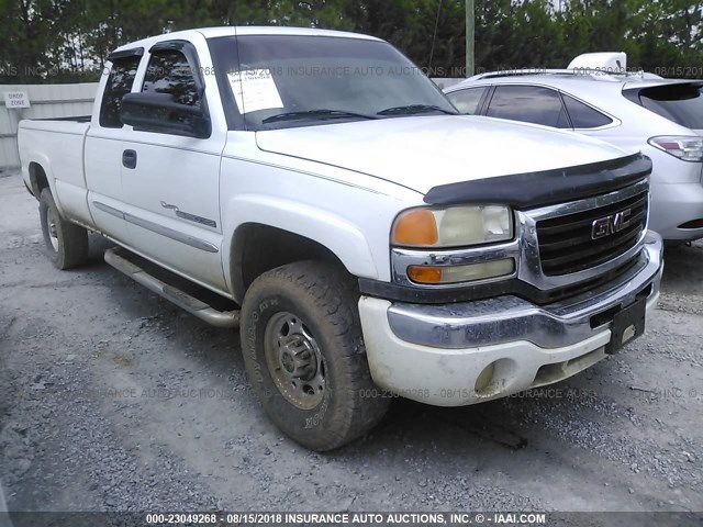 1GTHC29U84E381410 - 2004 GMC SIERRA C2500 HEAVY DUTY WHITE photo 1