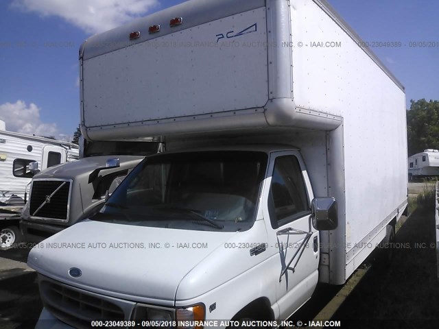 1FDXE45S12HA49919 - 2002 FORD E450 E450 SUPER DUTY CUTWY VAN WHITE photo 2