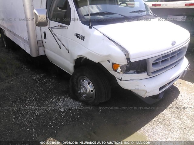 1FDXE45S12HA49919 - 2002 FORD E450 E450 SUPER DUTY CUTWY VAN WHITE photo 6