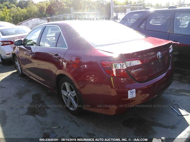 4T1BF1FK7EU757057 - 2014 TOYOTA CAMRY L/SE/LE/XLE RED photo 3